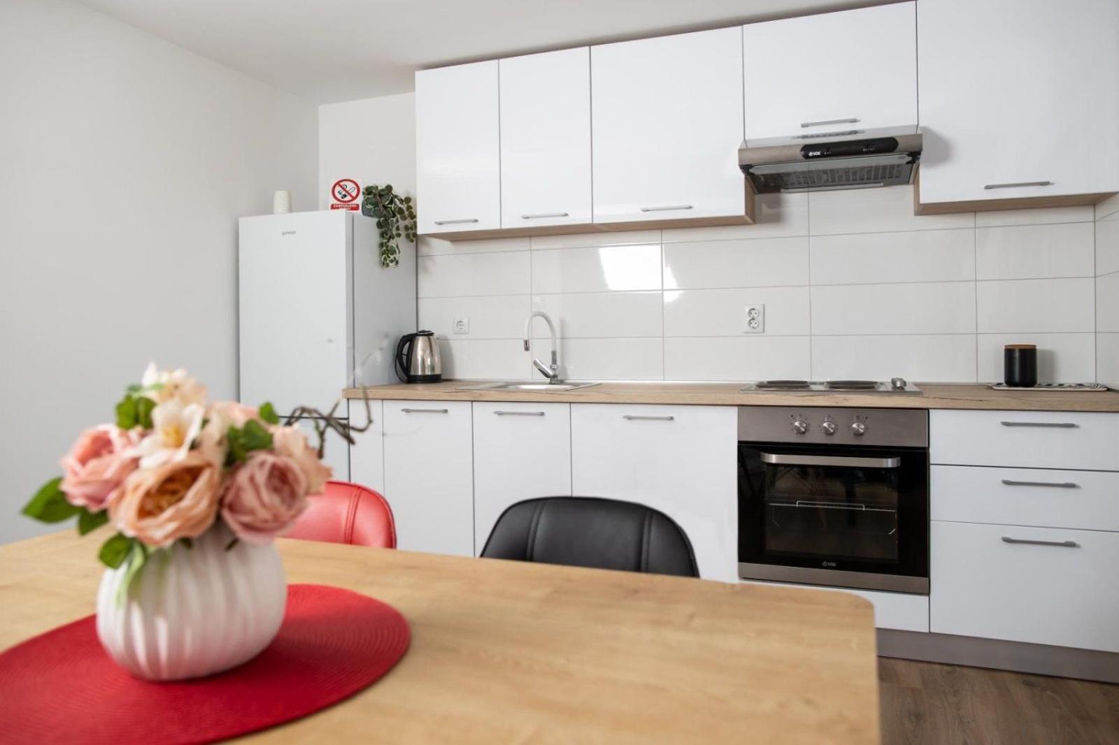Apartman Luka Vinkovci Exterior foto